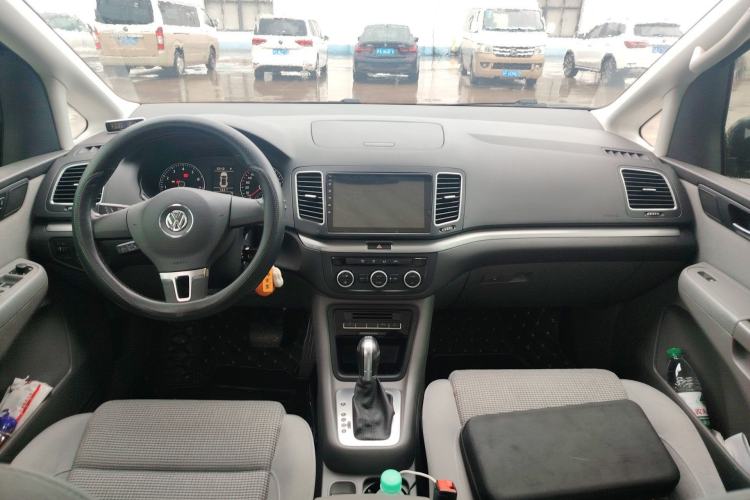 Used Volkswagen Sharan 2014 2.0 TSI Standard Model Center Console