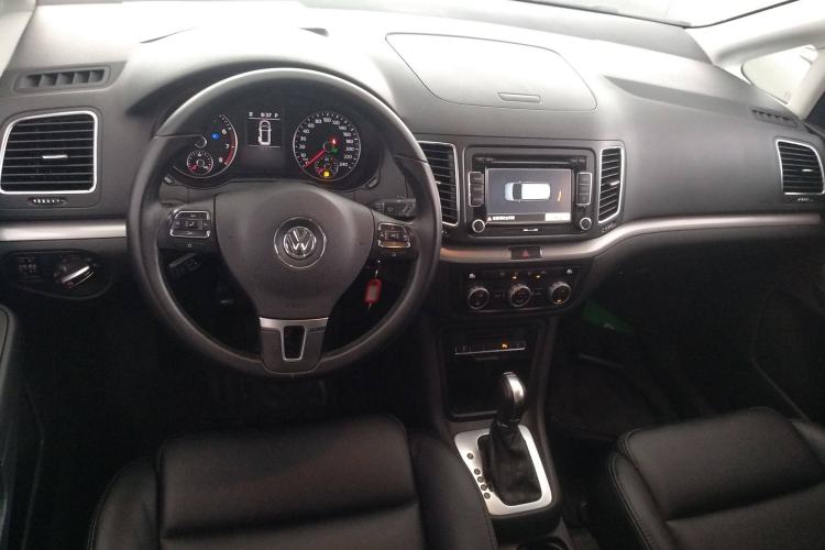 Used Volkswagen Sharan 2014 2.0 TSI Standard Model Center Console