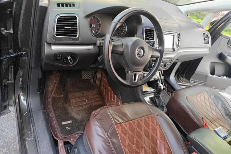 Used Volkswagen Sharan 2014 2.0 TSI Standard Model Center Console