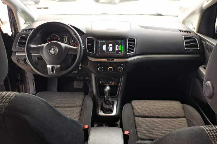 Used Volkswagen Sharan 2014 2.0 TSI Standard Model Center Console