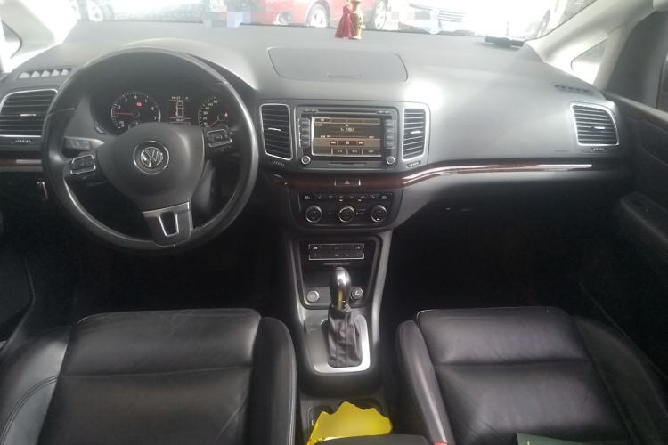 Used Volkswagen Sharan 2014 2.0 TSI Luxury Model Center Console