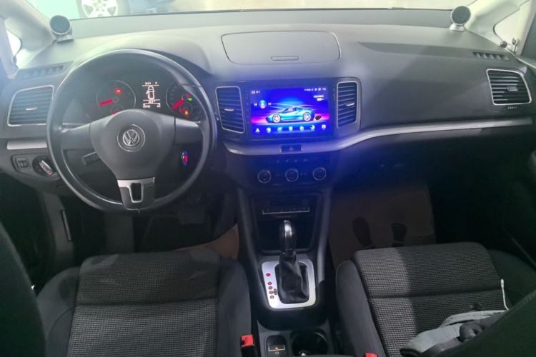 Used Volkswagen Sharan 2014 2.0 TSI Standard Model Center Console