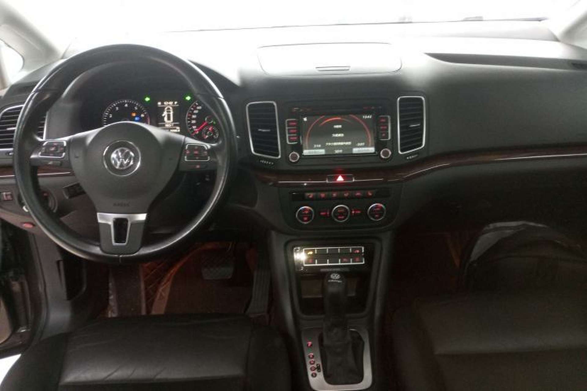 Used Volkswagen Sharan 2014 2.0 TSI Comfort Model Center Console