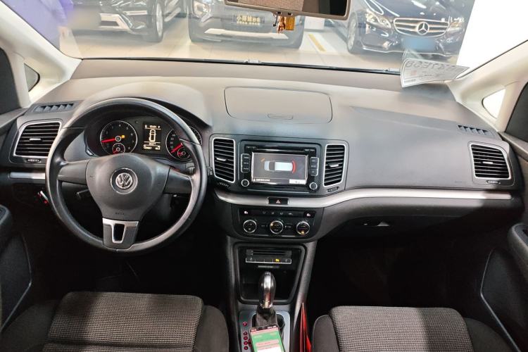 Used Volkswagen Sharan 2014 2.0 TSI Standard Model Center Console