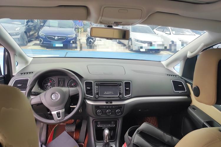 Used Volkswagen Sharan 2014 2.0 TSI Standard Model Center Console