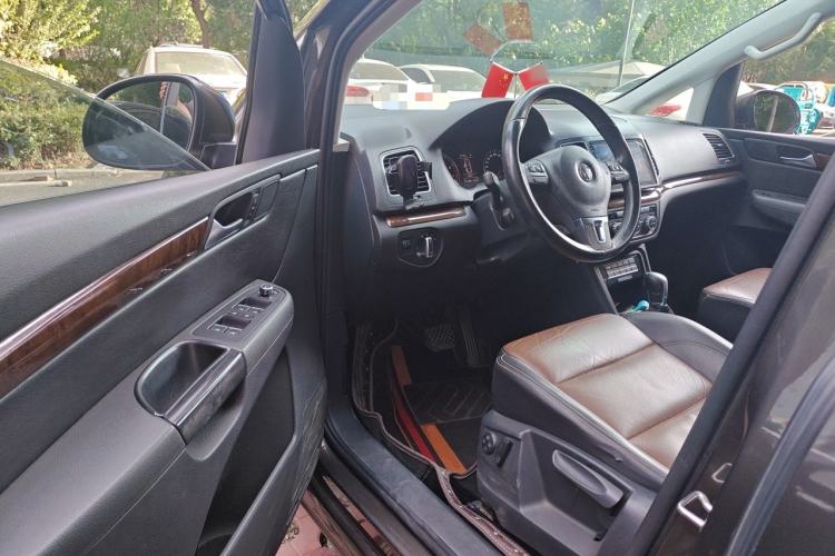 Used Volkswagen Sharan 2014 2.0 TSI Comfort Model Driver Seat