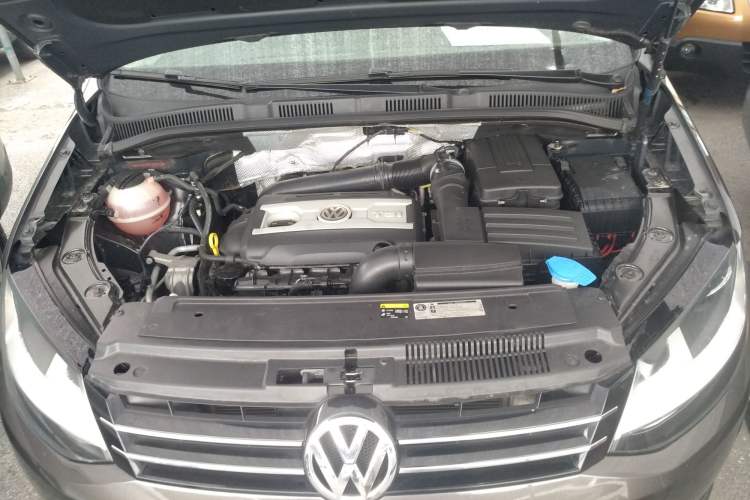 Used Volkswagen Sharan 2014 2.0 TSI Standard Model Engine Bay