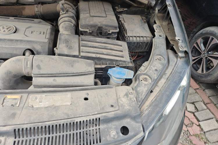 Used Volkswagen Sharan 2014 2.0 TSI Comfort Model Engine Bay Left