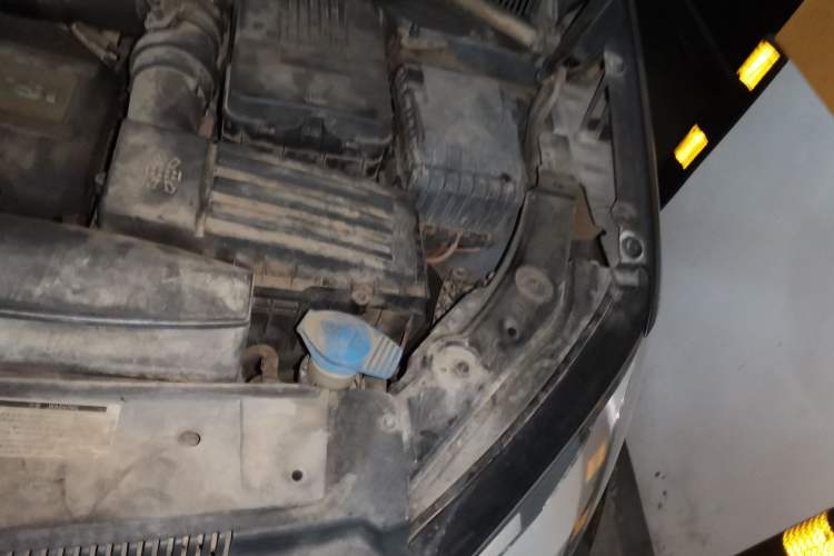 Used Volkswagen Sharan 2014 2.0 TSI Standard Model Engine Bay Left