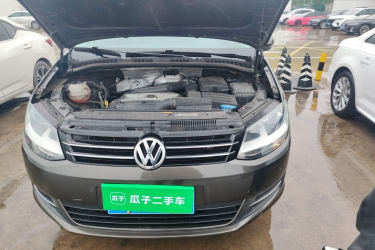 Used Volkswagen Sharan 2014 2.0 TSI Standard Model Engine Bay Left