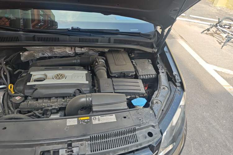 Used Volkswagen Sharan 2014 2.0 TSI Comfort Model Engine Bay Left