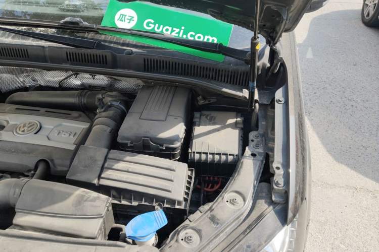Used Volkswagen Sharan 2014 2.0 TSI Luxury Model Engine Bay Left
