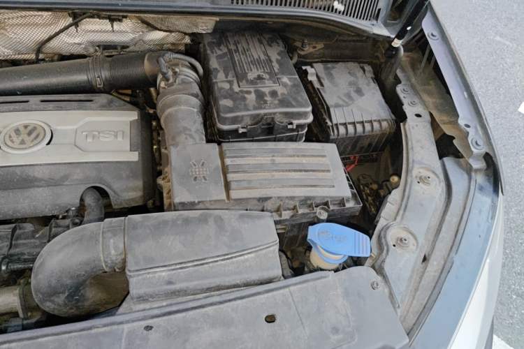 Used Volkswagen Sharan 2014 2.0 TSI Standard Model Engine Bay Left