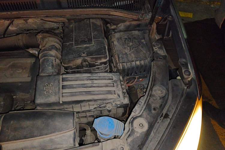 Used Volkswagen Sharan 2014 2.0 TSI Standard Model Engine Bay Left