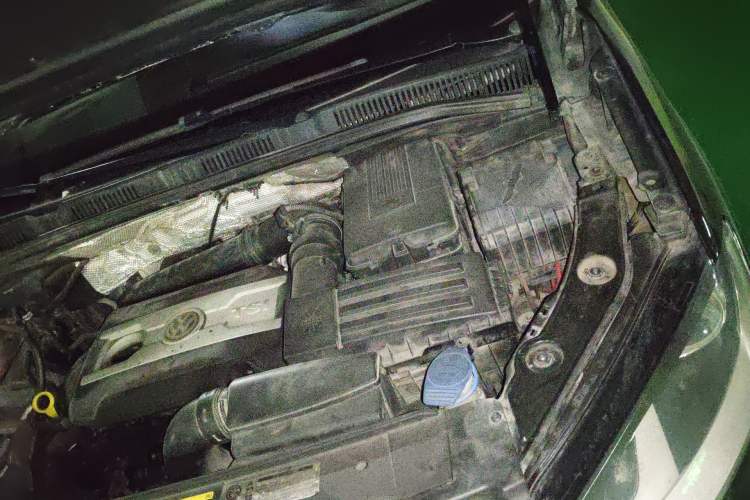 Used Volkswagen Sharan 2014 2.0 TSI Standard Model Engine Bay Left