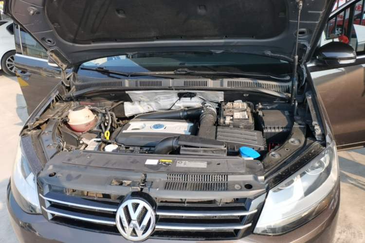 Used Volkswagen Sharan 2014 2.0 TSI Standard Model Engine Bay