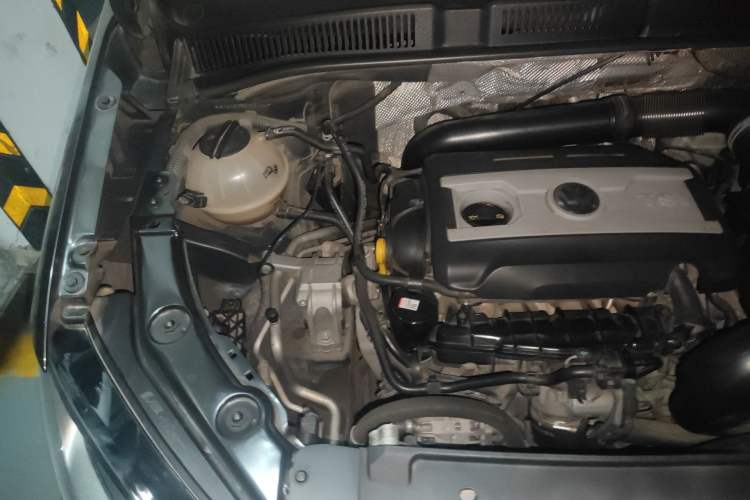 Used Volkswagen Sharan 2014 2.0 TSI Standard Model Engine Bay Right