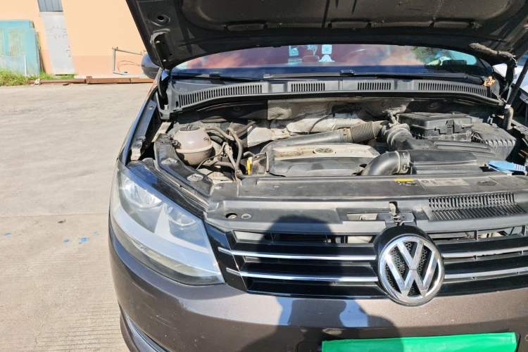 Used Volkswagen Sharan 2014 2.0 TSI Standard Model Engine Bay Right