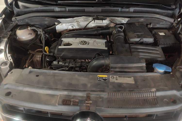 Used Volkswagen Sharan 2014 2.0 TSI Standard Model Engine Bay