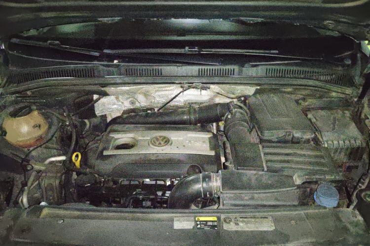 Used Volkswagen Sharan 2014 2.0 TSI Standard Model Engine Bay