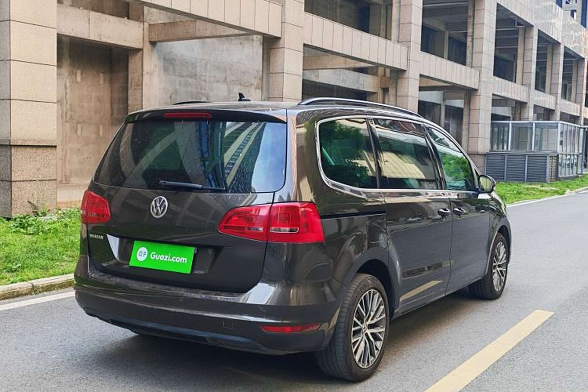 Used Volkswagen Sharan 2014 2.0 TSI Standard Model Exterior 6