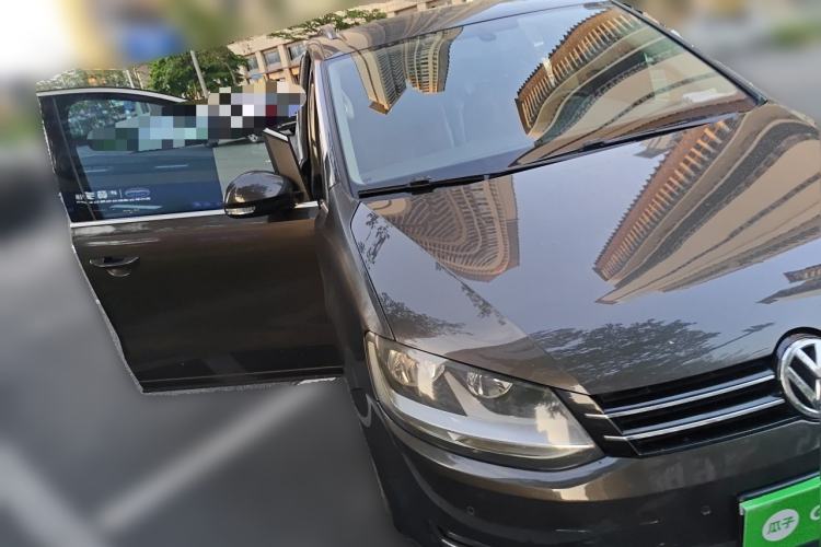 Used Volkswagen Sharan 2014 2.0 TSI Standard Model Front Right 45 Deg