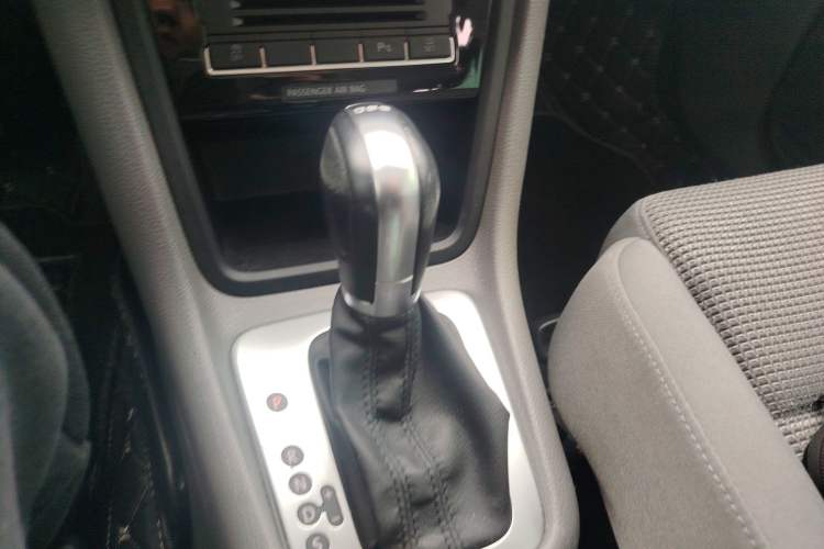 Used Volkswagen Sharan 2014 2.0 TSI Standard Model Gear Lever