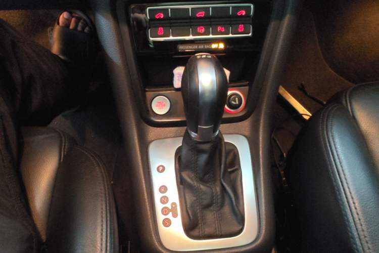Used Volkswagen Sharan 2014 2.0 TSI Luxury Model Gear Lever