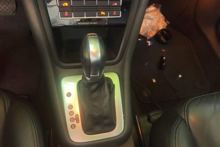 Used Volkswagen Sharan 2014 2.0 TSI Comfort Model Gear Lever