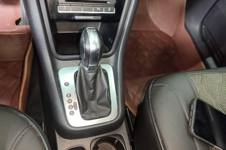 Used Volkswagen Sharan 2014 2.0 TSI Standard Model Gear Lever