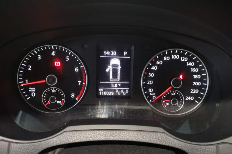 Used Volkswagen Sharan 2014 2.0 TSI Standard Model Instrument Cluster