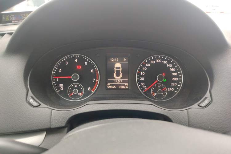 Used Volkswagen Sharan 2014 2.0 TSI Standard Model Instrument Cluster