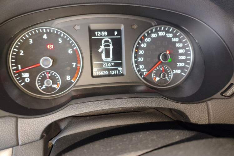 Used Volkswagen Sharan 2014 2.0 TSI Standard Model Instrument Cluster