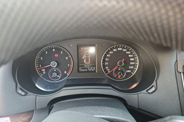 Used Volkswagen Sharan 2014 2.0 TSI Comfort Model Instrument Cluster