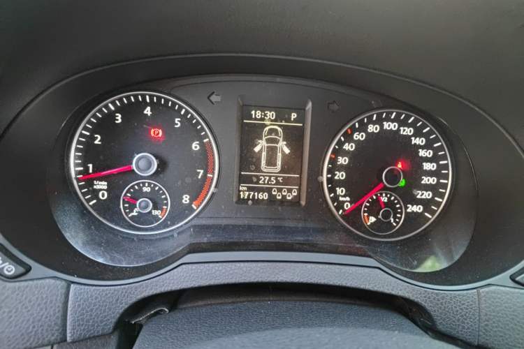 Used Volkswagen Sharan 2014 2.0 TSI Standard Model Instrument Cluster