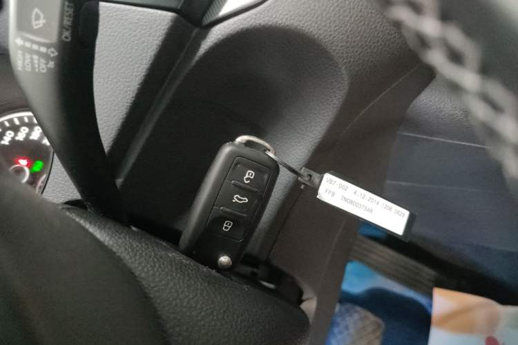 Used Volkswagen Sharan 2014 2.0 TSI Standard Model Interior 1