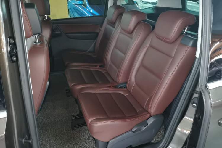 Used Volkswagen Sharan 2014 2.0 TSI Standard Model Interior 4
