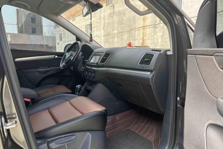 Used Volkswagen Sharan 2014 2.0 TSI Standard Model Interior 4