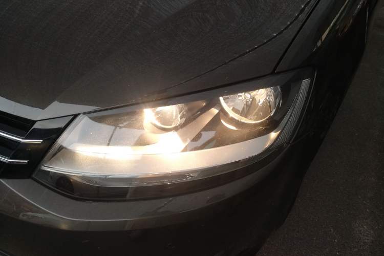 Used Volkswagen Sharan 2014 2.0 TSI Standard Model Left Front Headlight