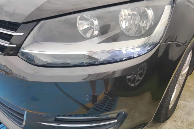 Used Volkswagen Sharan 2014 2.0 TSI Standard Model Left Front Headlight