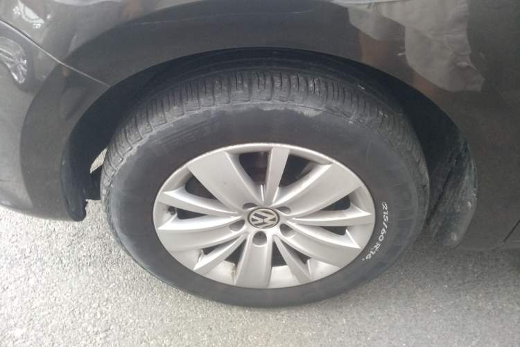 Used Volkswagen Sharan 2014 2.0 TSI Standard Model Left Front Wheel Hub