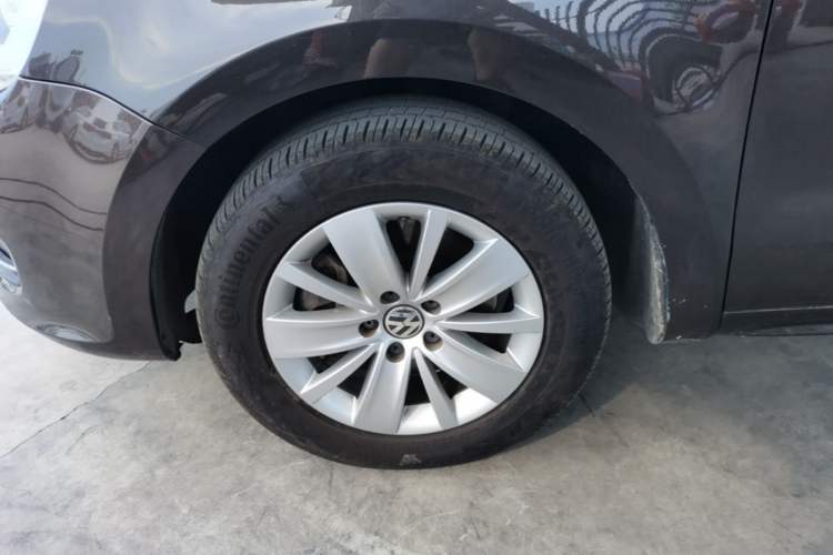 Used Volkswagen Sharan 2014 2.0 TSI Standard Model Left Front Wheel Hub