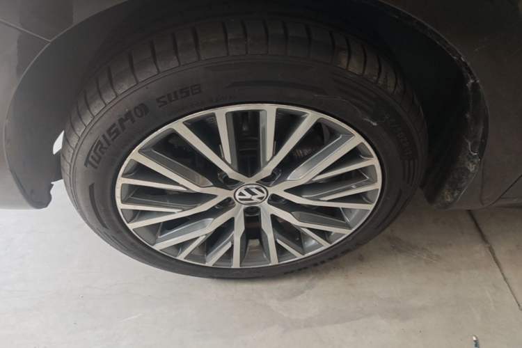 Used Volkswagen Sharan 2014 2.0 TSI Standard Model Left Front Wheel Hub