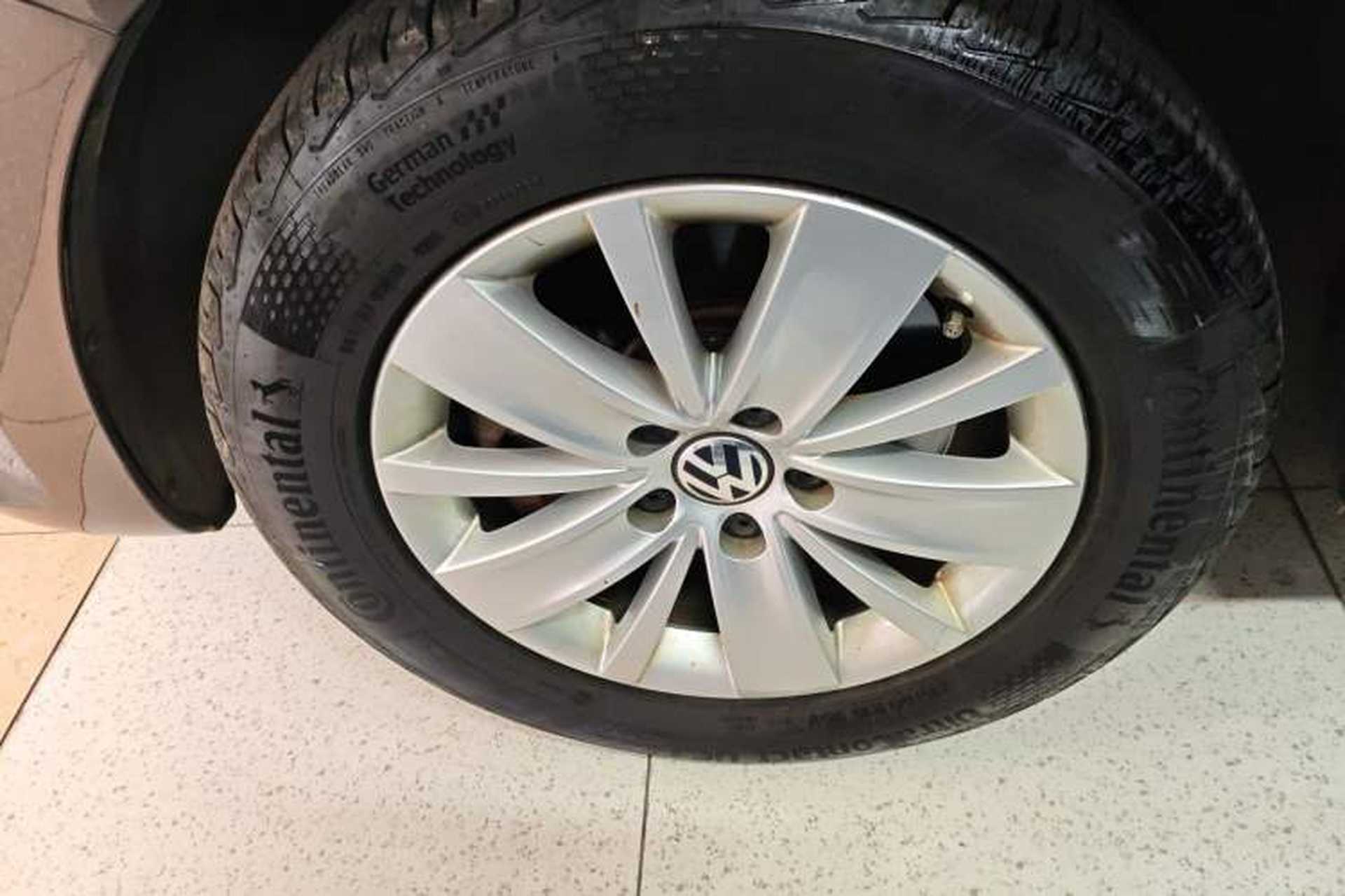 Used Volkswagen Sharan 2014 2.0 TSI Standard Model Left Front Wheel Hub