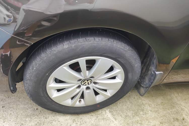 Used Volkswagen Sharan 2014 2.0 TSI Standard Model Left Front Wheel Hub