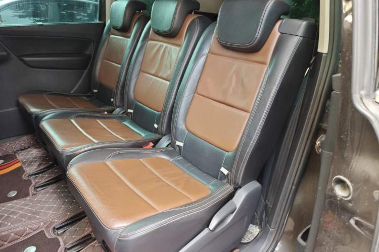 Used Volkswagen Sharan 2014 2.0 TSI Comfort Model Left Rear Seat