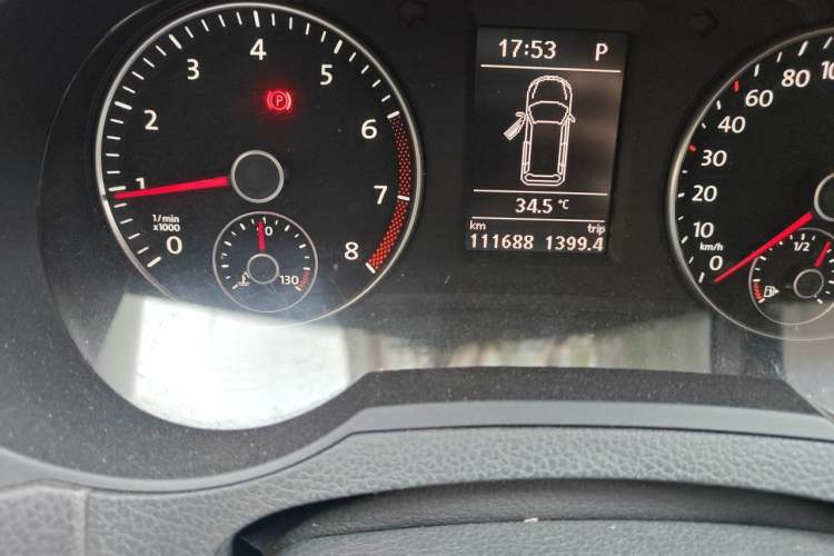 Used Volkswagen Sharan 2014 2.0 TSI Comfort Model Odometer Close Up