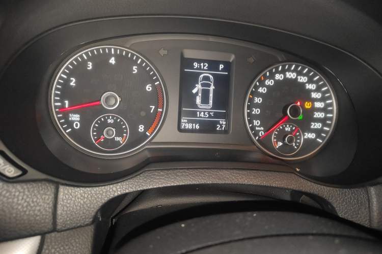 Used Volkswagen Sharan 2014 2.0 TSI Standard Model Odometer Close Up