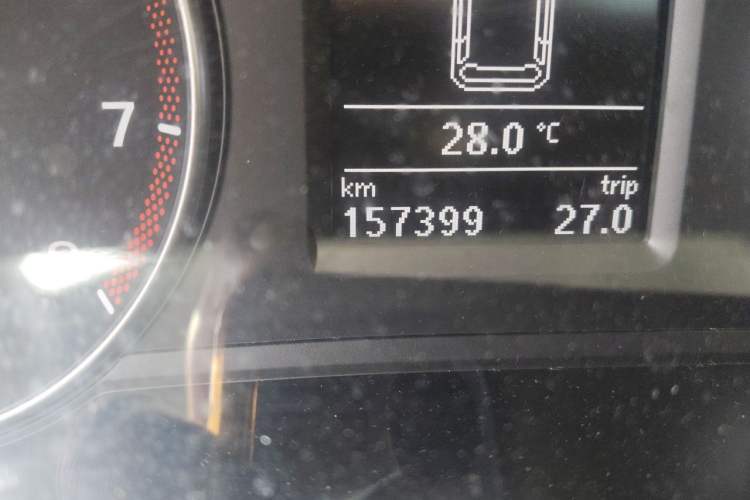 Used Volkswagen Sharan 2014 2.0 TSI Luxury Model Odometer Close Up