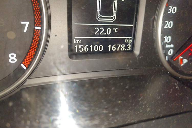 Used Volkswagen Sharan 2014 2.0 TSI Standard Model Odometer Close Up